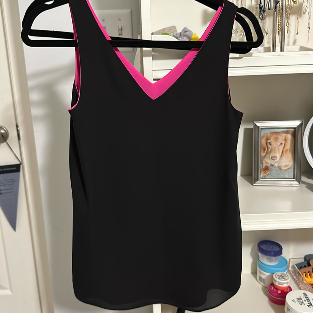 Lilly Pulitzer XS reversible black and pink  v-neck top, EUC